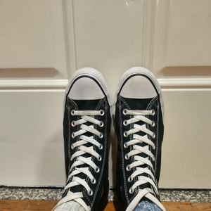 Converse Size Women's 9.5, Men's 7.5
